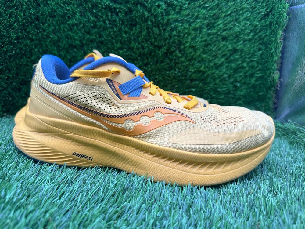 Saucony Guide 15 S10684-30 Athletic Sneaker Women 8 Gold Textile Training Sports